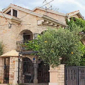 Apartment With Wifi Basanija, Umag - 7148, Savudrija